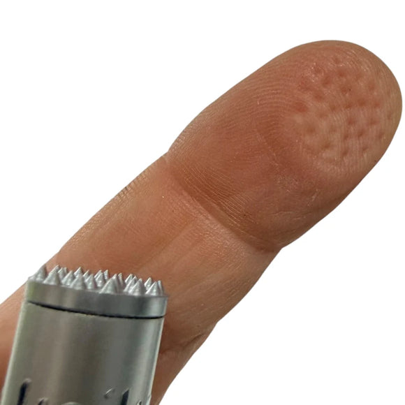 Spikey Spinner Pen by Kaiko