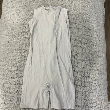Sleeveless, short-legged onesie - Size 10 White