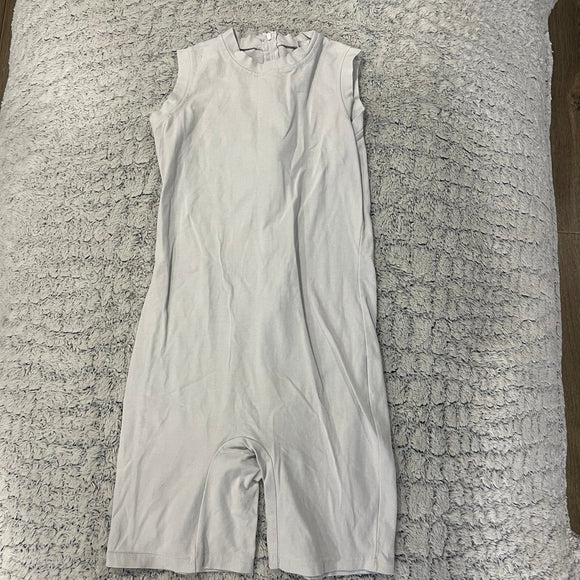 Sleeveless, short-legged onesie - Size 10 White