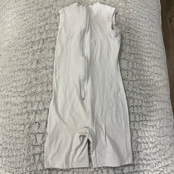 Sleeveless, short-legged onesie - Size 10 White