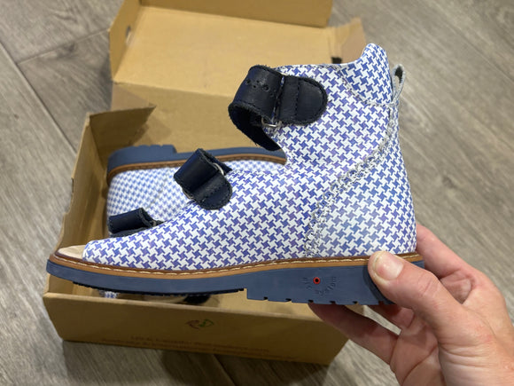 First Walker Shoes - Size 29 - Your Capability Store